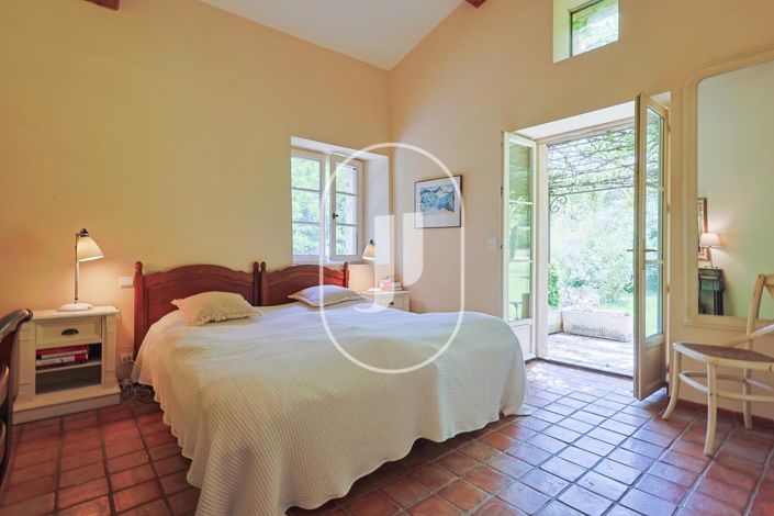 Image No.14-5 Bed Property for sale