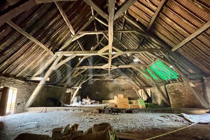 Image No.8-5 Bed Property for sale