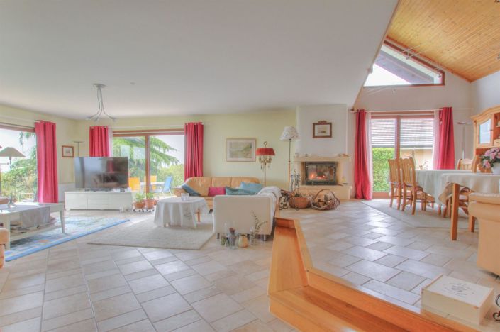 Image No.3-5 Bed House for sale