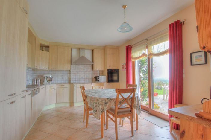 Image No.6-5 Bed House for sale