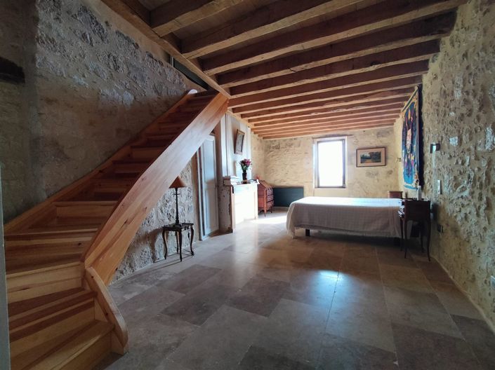 Image No.9-2 Bed House for sale