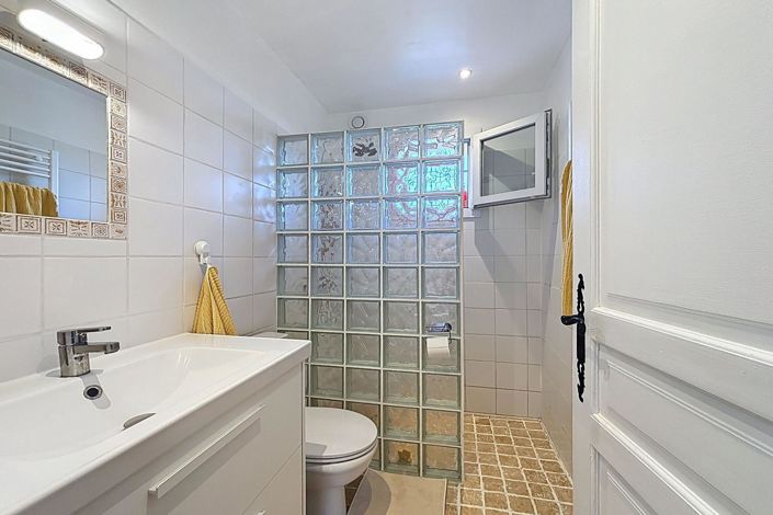 Image No.11-5 Bed House for sale