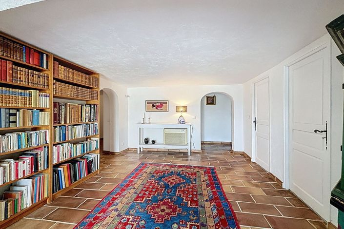 Image No.16-5 Bed House for sale