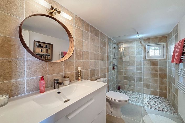 Image No.17-5 Bed House for sale