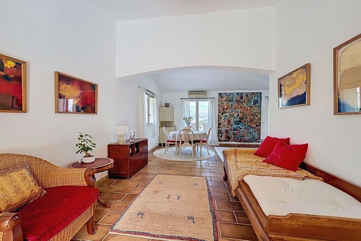 Image No.2-5 Bed House for sale