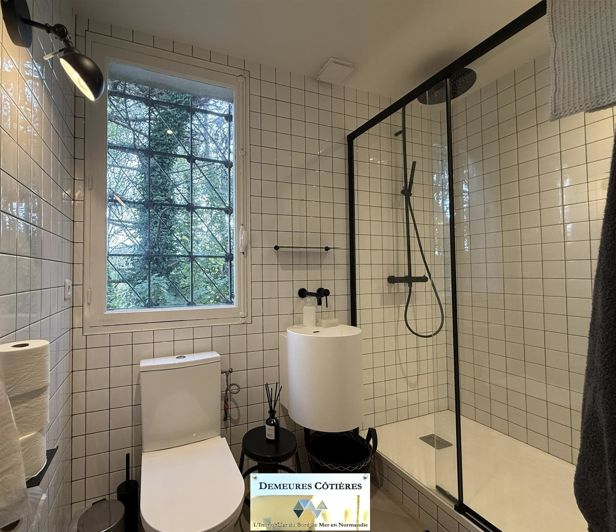 Image No.17-6 Bed House for sale