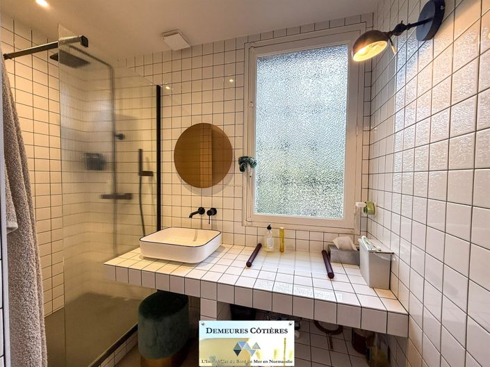 Image No.20-6 Bed House for sale