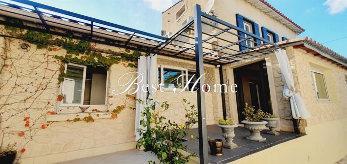 Image No.1-4 Bed House for sale