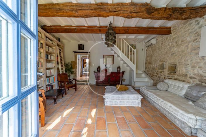 Image No.5-6 Bed House for sale