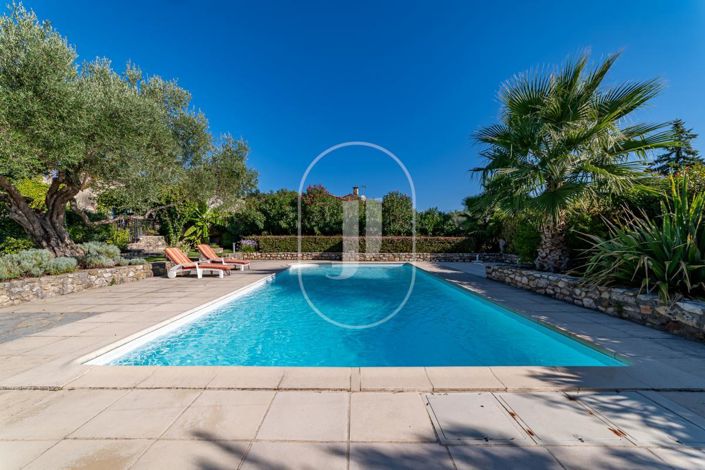 Image No.9-6 Bed House for sale