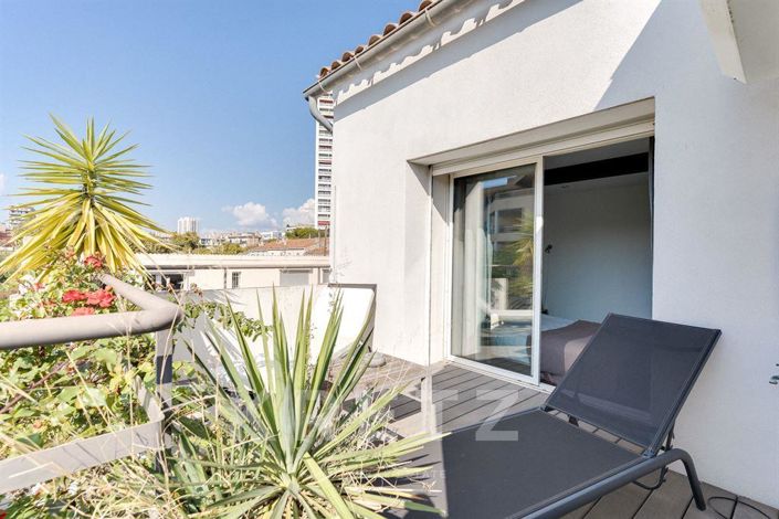 Image No.16-5 Bed House for sale