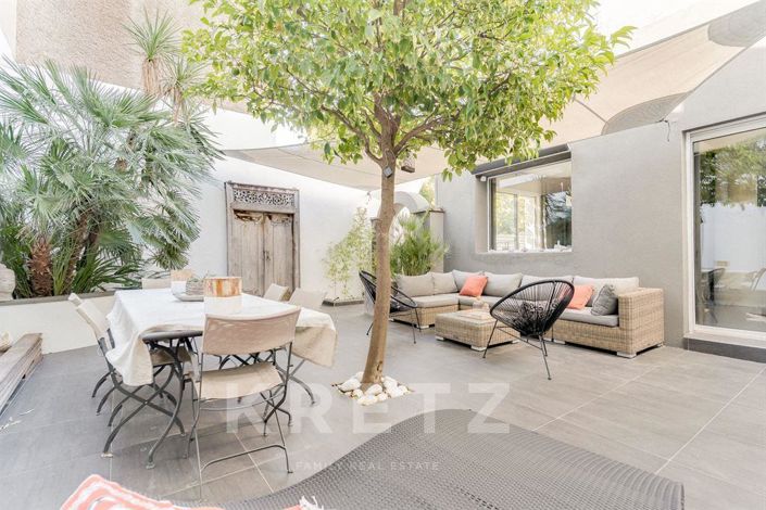 Image No.6-5 Bed House for sale