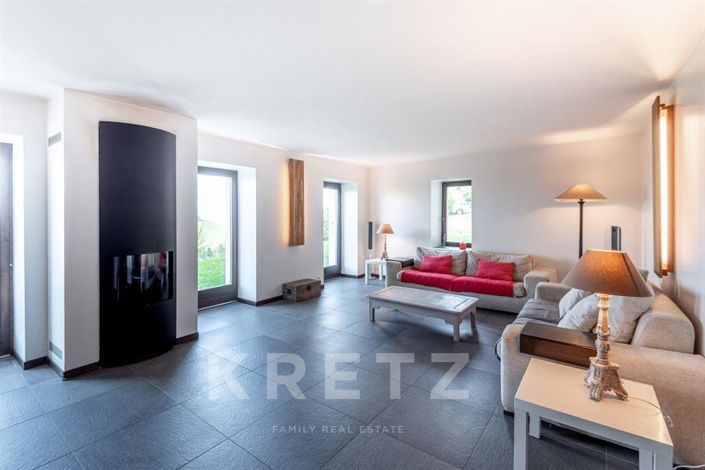 Image No.7-8 Bed House for sale