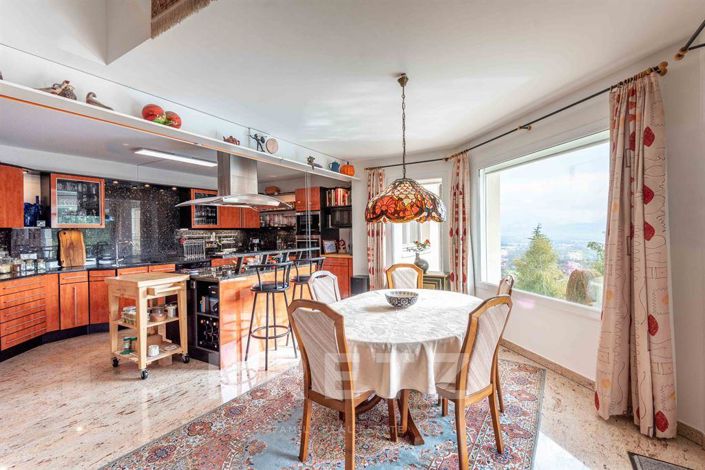 Image No.11-5 Bed House for sale