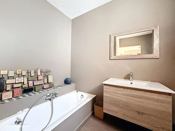 Image No.13-3 Bed House for sale