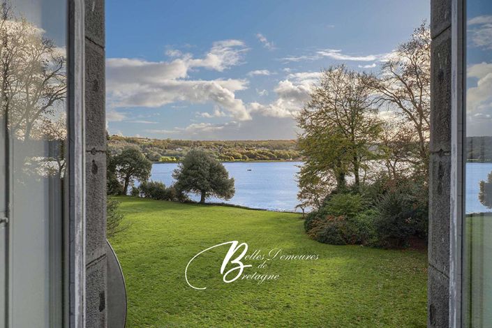 Image No.13-6 Bed Property for sale