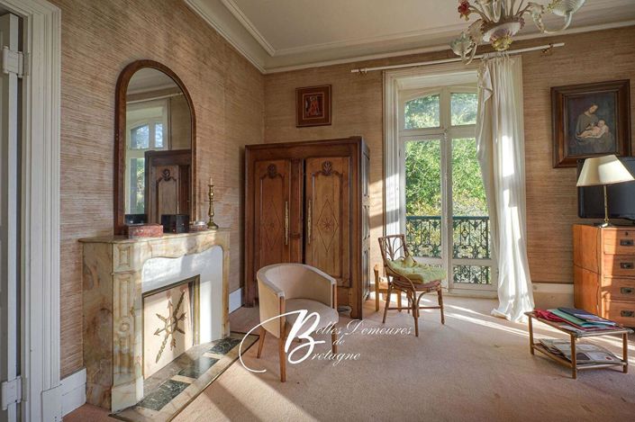 Image No.15-6 Bed Property for sale