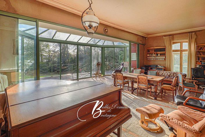 Image No.8-6 Bed Property for sale