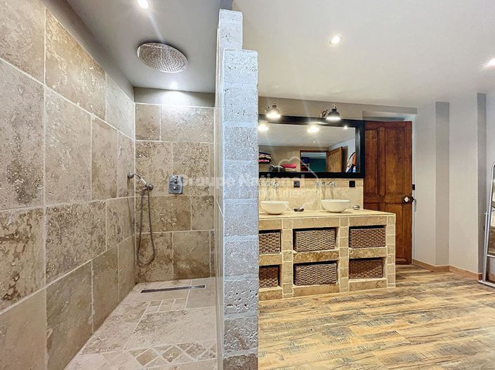 Image No.13-5 Bed Property for sale