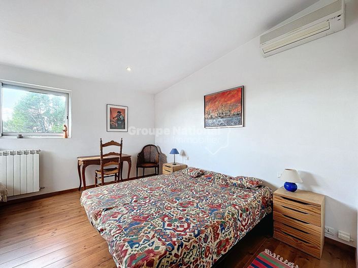 Image No.21-5 Bed Property for sale