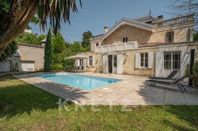 6 Bed House for sale