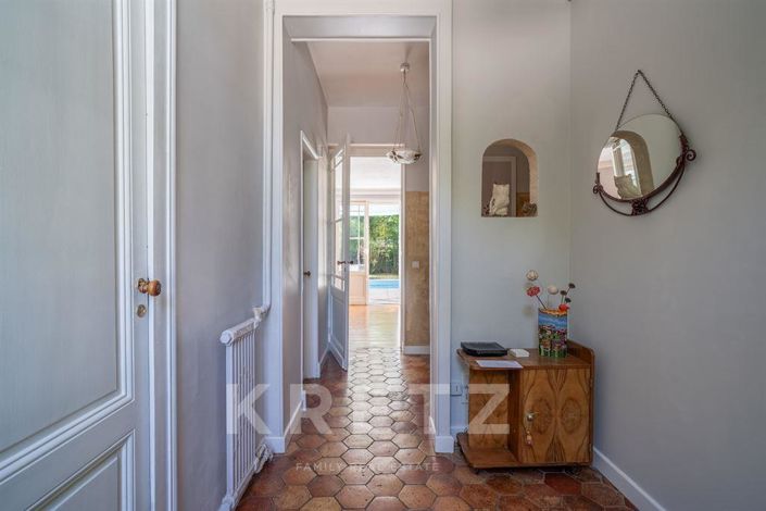 Image No.11-6 Bed House for sale