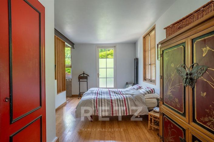 Image No.13-6 Bed House for sale