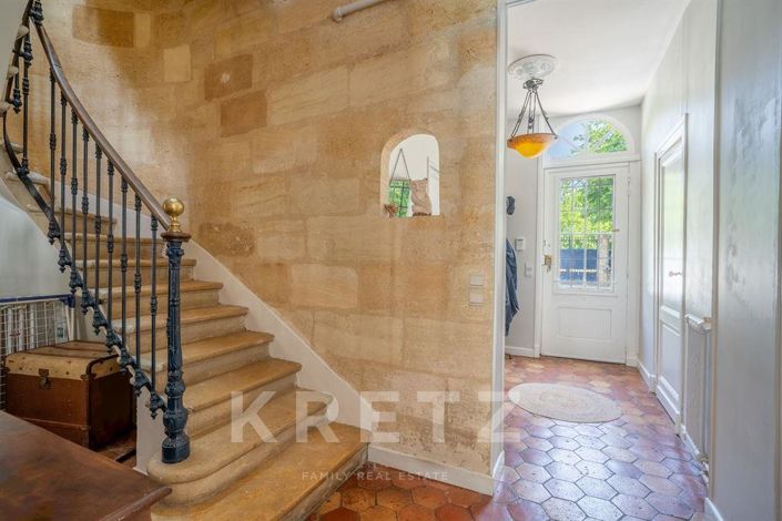 Image No.6-6 Bed House for sale