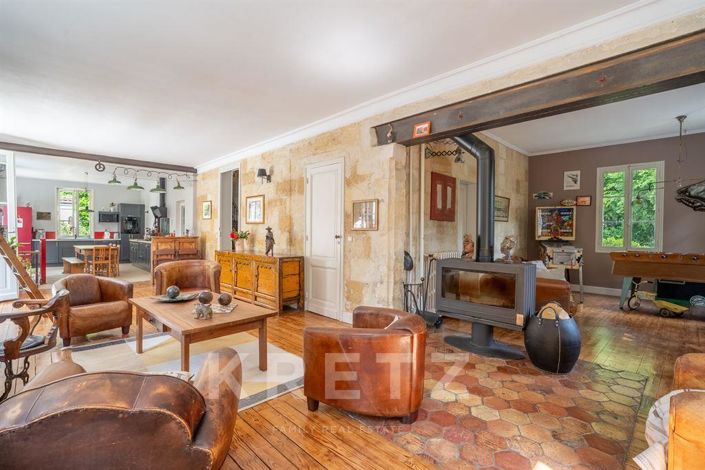 Image No.7-6 Bed House for sale