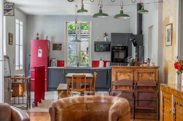 Image No.9-6 Bed House for sale