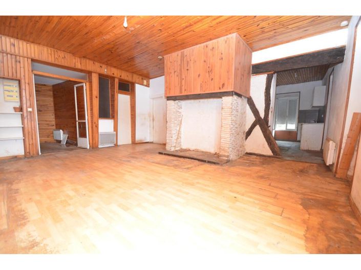 Image No.19-8 Bed House for sale