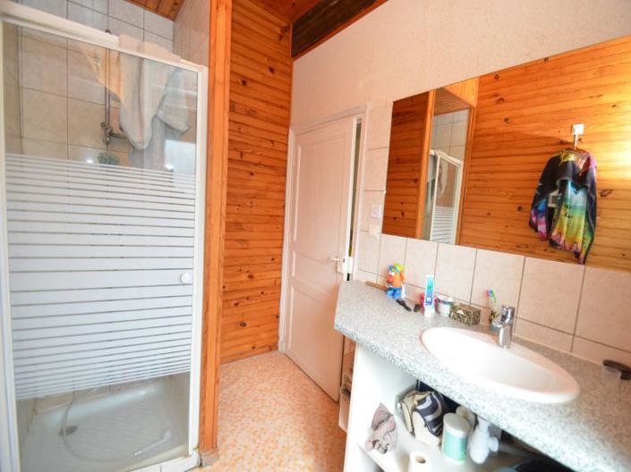 Image No.8-8 Bed House for sale