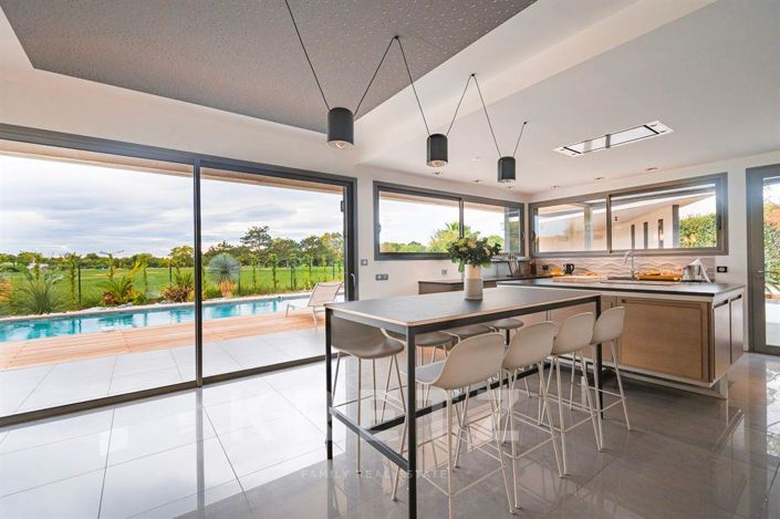 Image No.6-House for sale