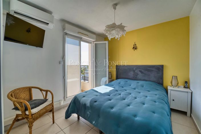 Image No.10-3 Bed Apartment for sale