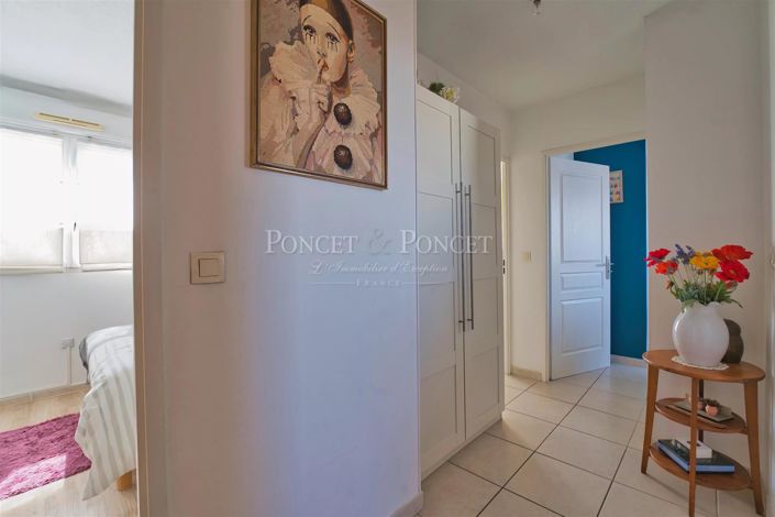 Image No.11-3 Bed Apartment for sale