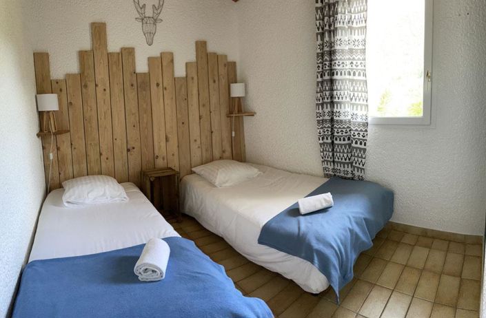 Image No.18-12 Bed House for sale