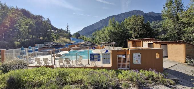 Image No.5-12 Bed House for sale