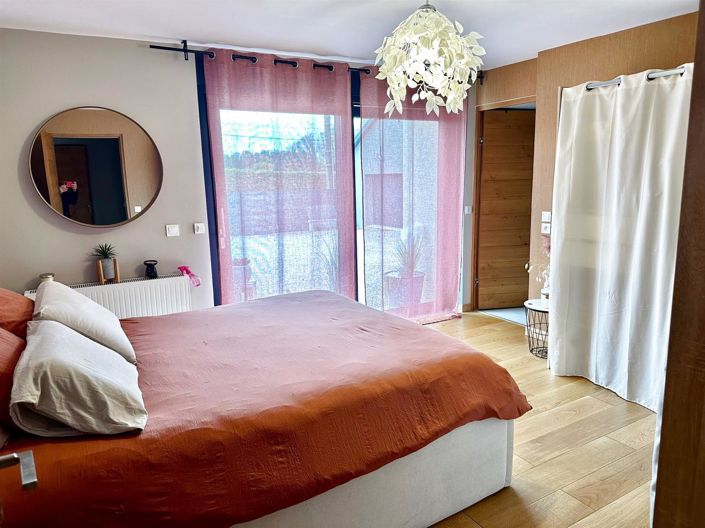 Image No.11-5 Bed House for sale