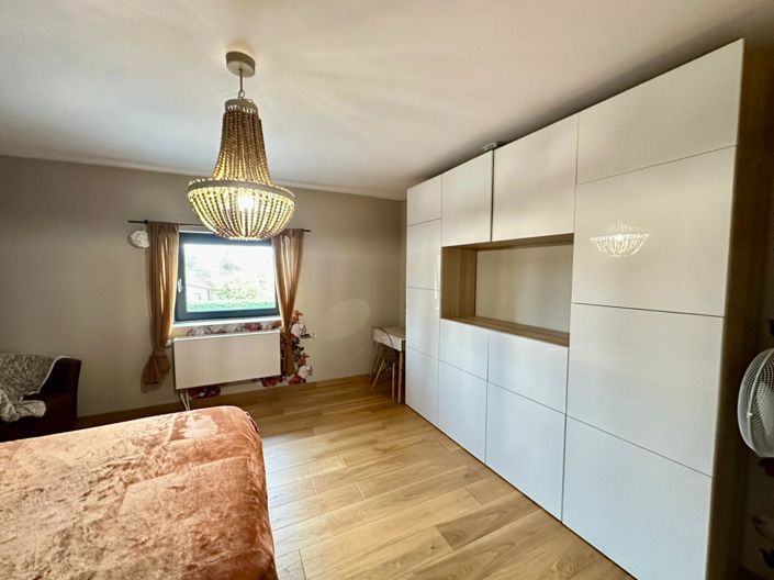 Image No.19-5 Bed House for sale