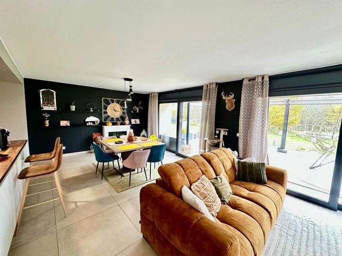 Image No.9-5 Bed House for sale