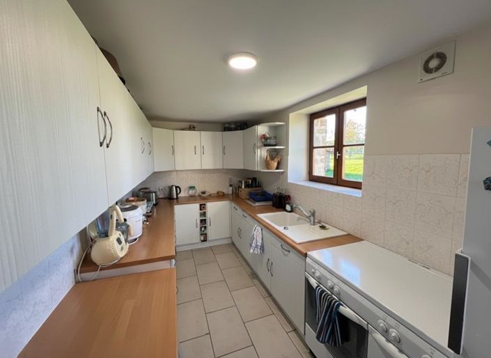 Image No.7-6 Bed House for sale