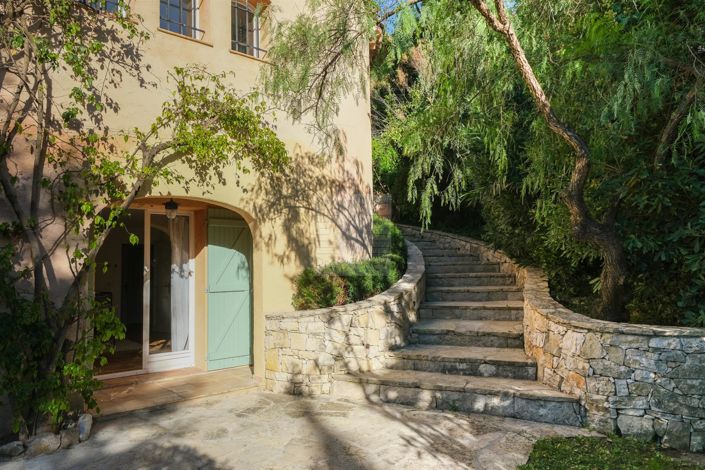 Image No.17-6 Bed House for sale