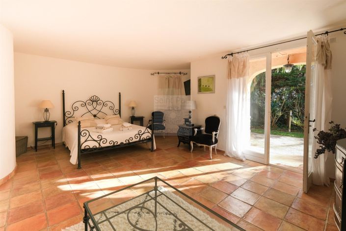 Image No.18-6 Bed House for sale