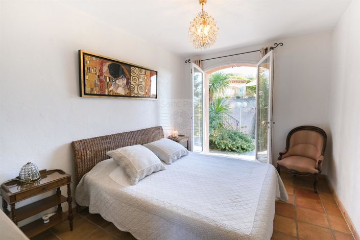 Image No.22-6 Bed House for sale