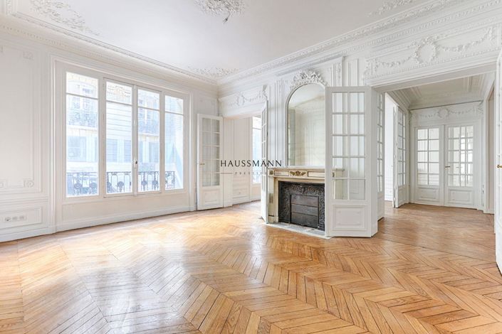 Image No.4-4 Bed Property for sale