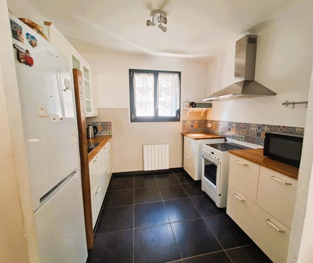 Image No.5-2 Bed House for sale