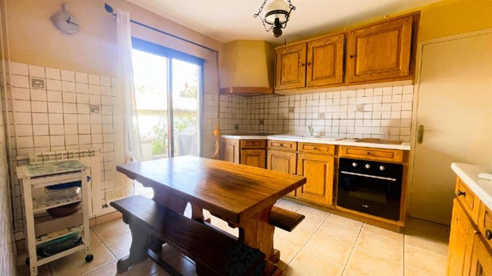 Image No.6-4 Bed House for sale