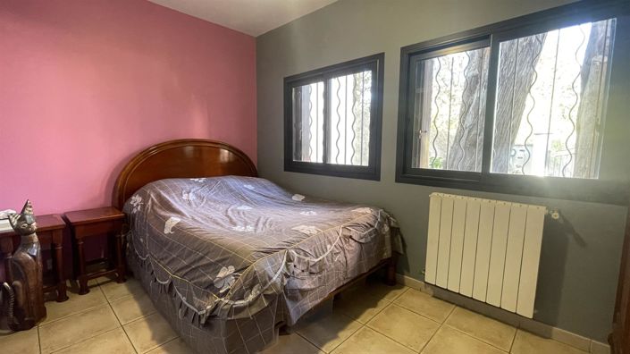 Image No.8-4 Bed House for sale