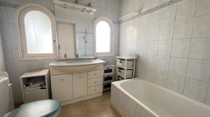 Image No.9-4 Bed House for sale