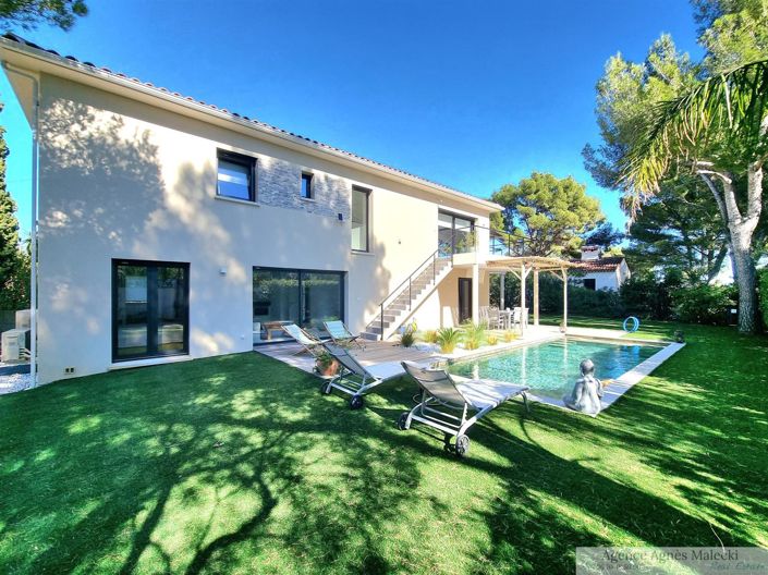 Image No.1-5 Bed House for sale